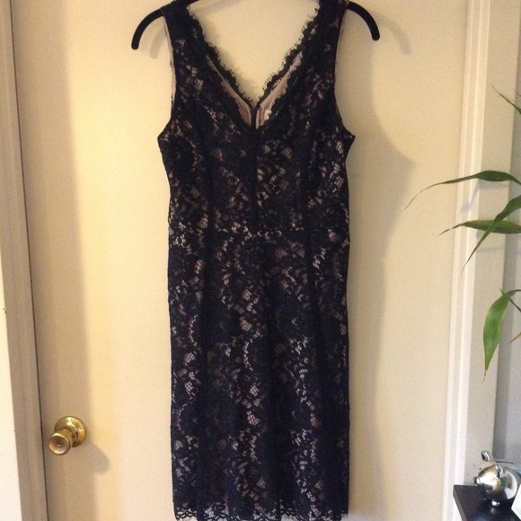 LOFT V-neck Lace LBD. - Picture 2 of 8